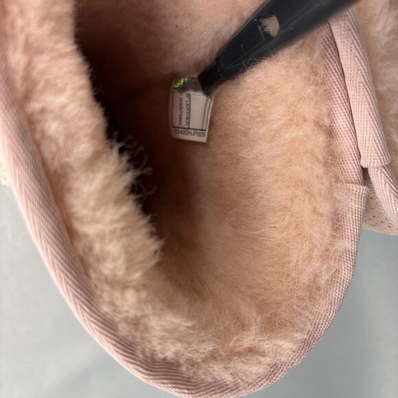Women's UGG Boots Classic Short Baby Pink Perforated Sz 7 Festival Boho Rare! - Picture 11 of 16